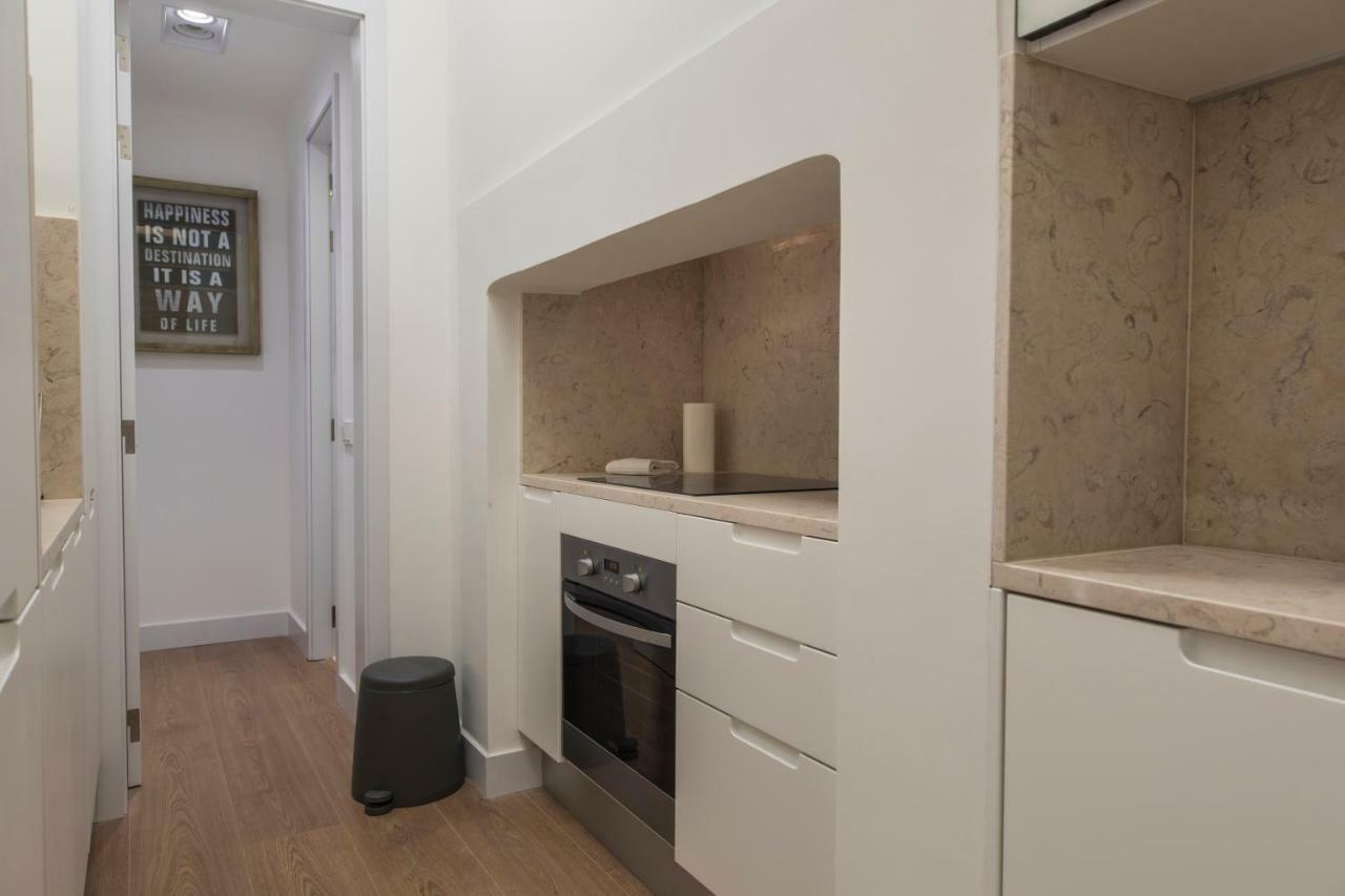 High Ceiling Duplex At Cais Do Sodre Lisbon